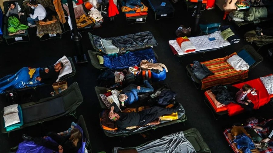 ЄС має мотивувати українців покинути Польщу – єврокомісар