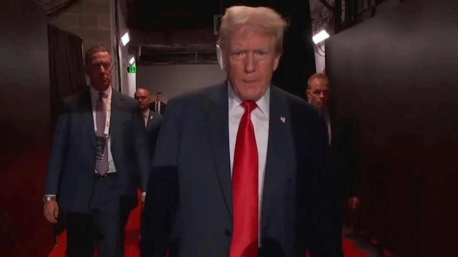 Трамп прибув на з’їзд республіканців з перев'язаним вухом