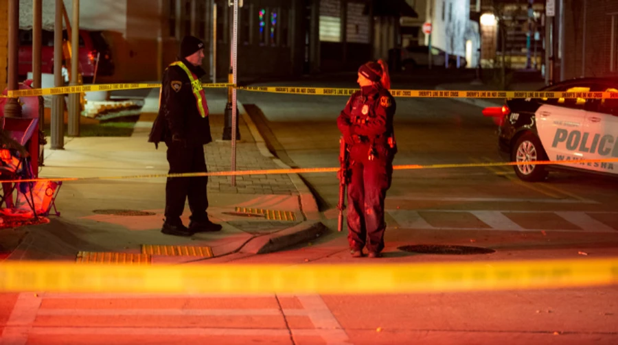 Водій в'їхав у різдвяний  парад у США навмисно — поліція