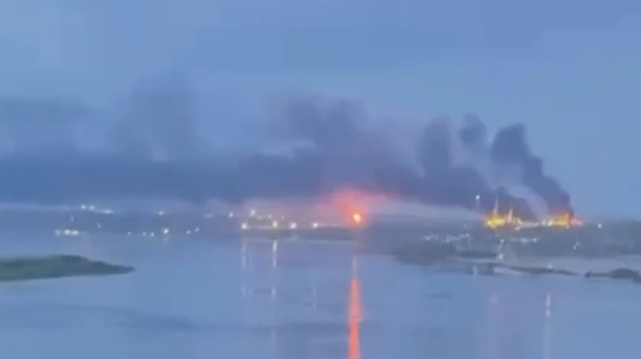 В Росії безпілотники атакували Саратовський НПЗ: вирує масштабна пожежа