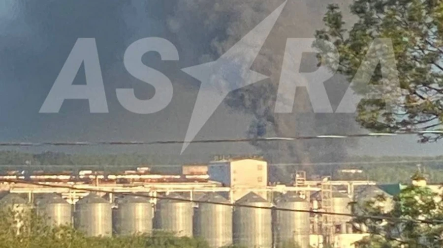 Дрони атакували заводи оборонної промисловості та військові аеродроми в Росії: вирують пожежі