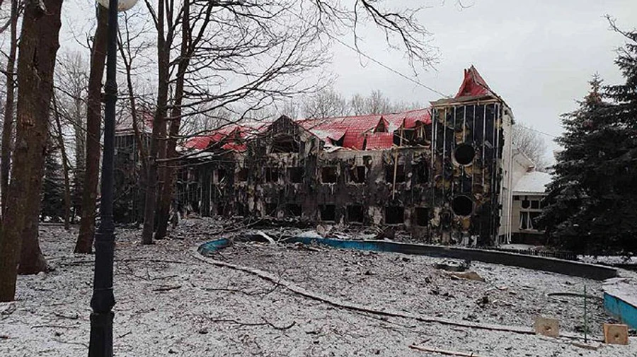 Росіяни уночі обстріляли дитячий табір у Харкові