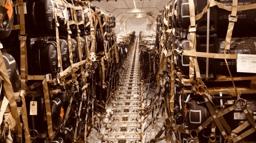 В Україну прибули 130 тонн військової допомоги від США