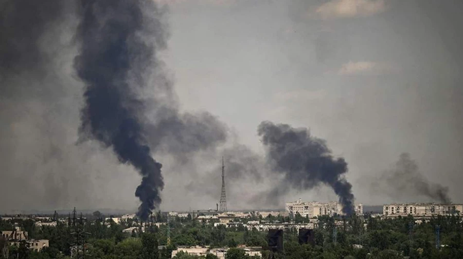 Ворог продовжує бити по Сєвєродонецьку і Лисичанську: 4 загиблих цивільних