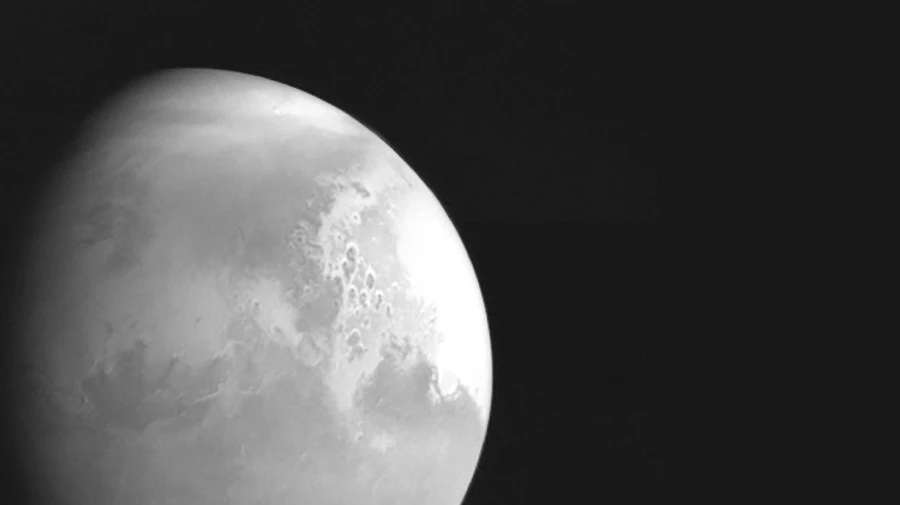 Китайський та американський марсоходи готуються до висадки на Марс