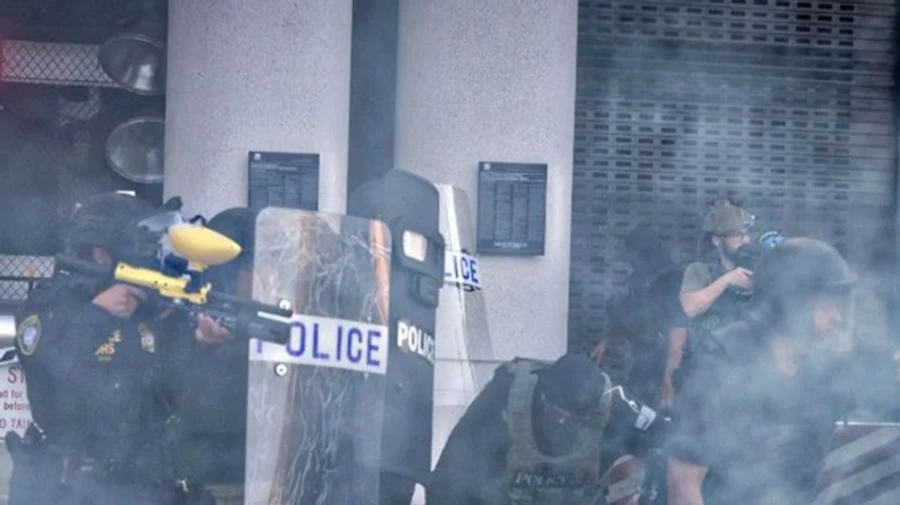 В Лос-Анджелесі Нацгвардія розгорнула війська: губернатор звернувся до міністра оборони