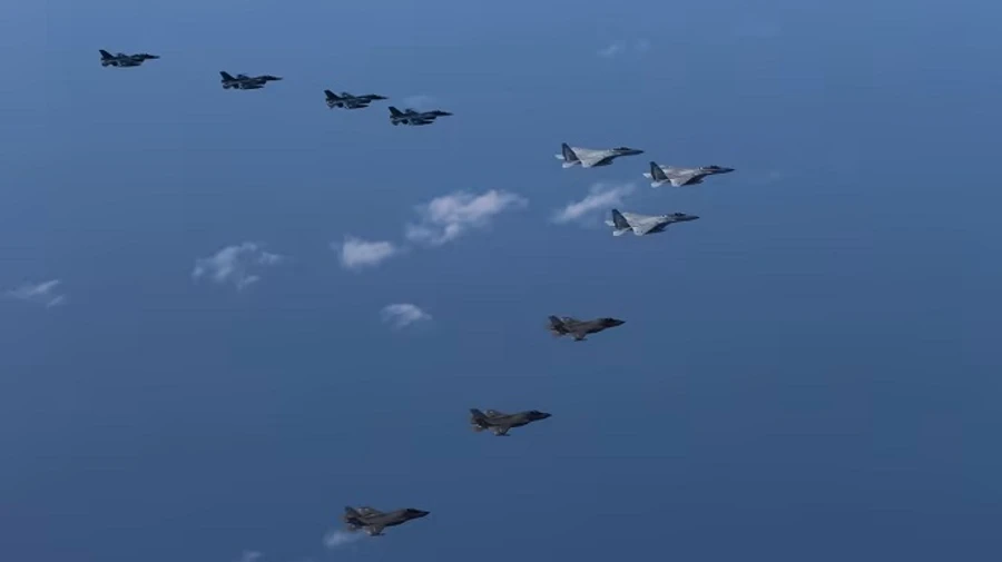 США, Японія і Південна Корея вперше в історії провели спільні повітряні навчання