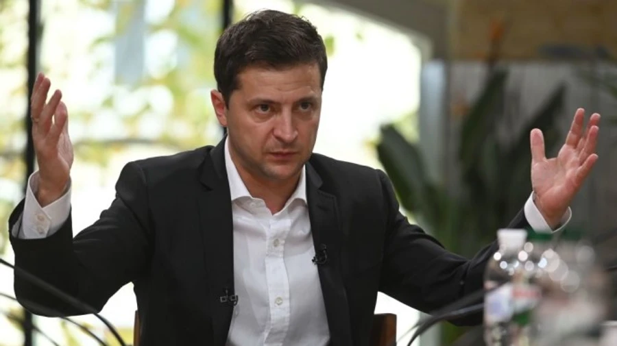 Зеленський підколов Путіна через його довгі 