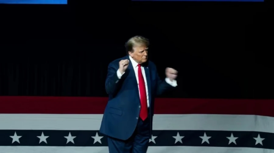 Розвідка США каже, що Росія просуває Трампа 