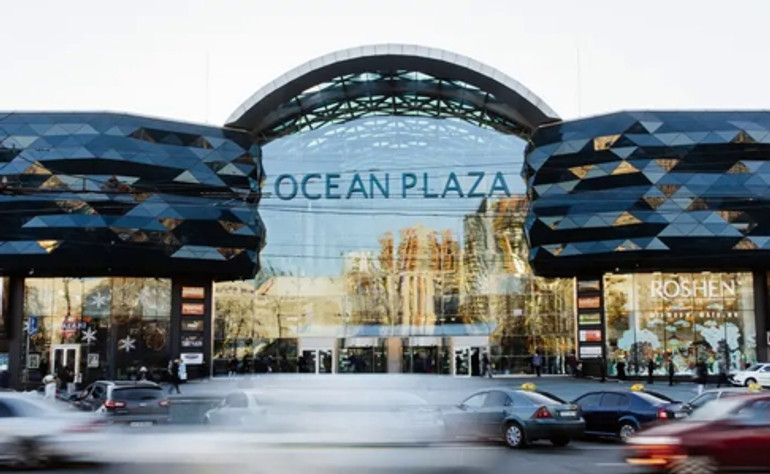 Мін’юст обнуляє борг ТРЦ Ocean Plaza перед Ротенбергом