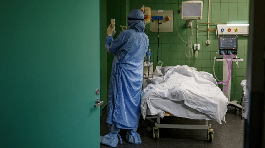 Росія — на першому місці у світі за смертністю від covid