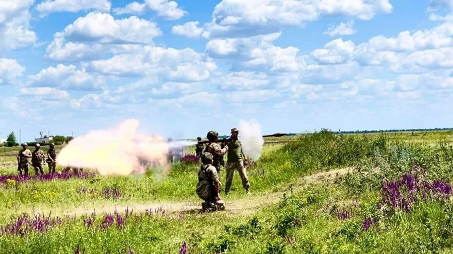 На півдні ЗСУ знищили 30 загарбників, 2 склади і техніку ворога