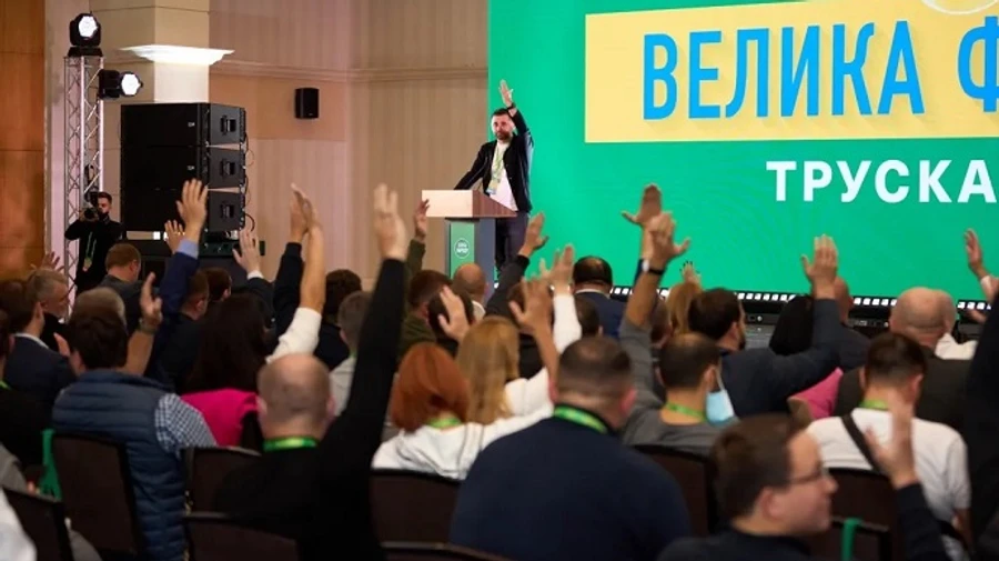 Депутатів СН нагородили гарбузами за 