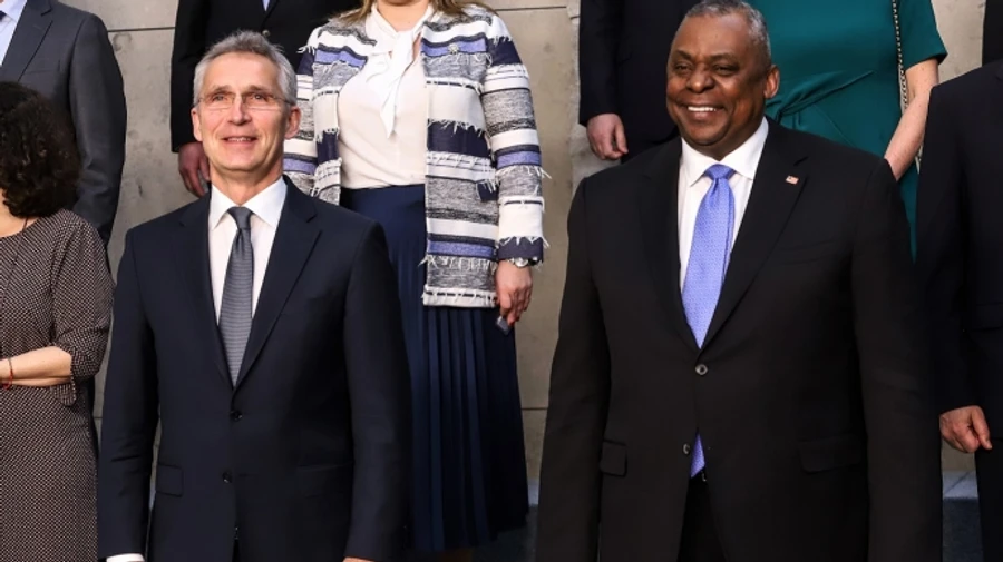 Остін з Столтенбергом обговорили виробництво зброї для України