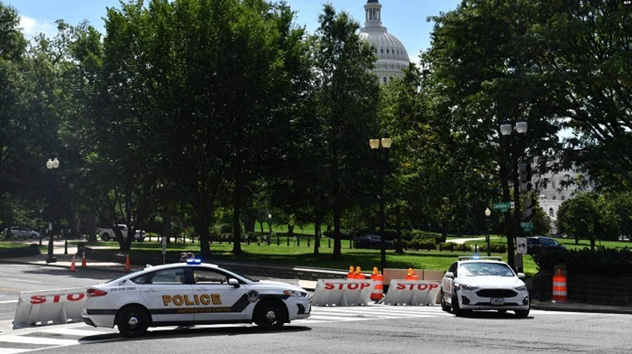 Біля Капітолію здався чоловік, який погрожував вибухом