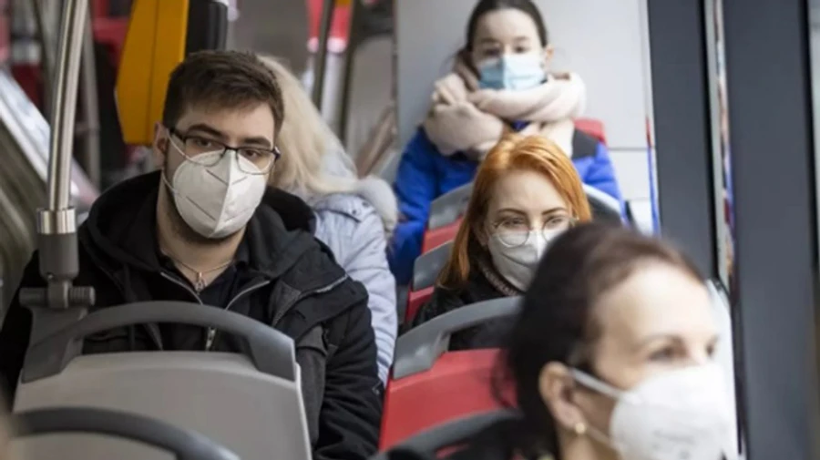 Чехія продовжила надзвичайний стан: пересування обмежене, школи зачинені