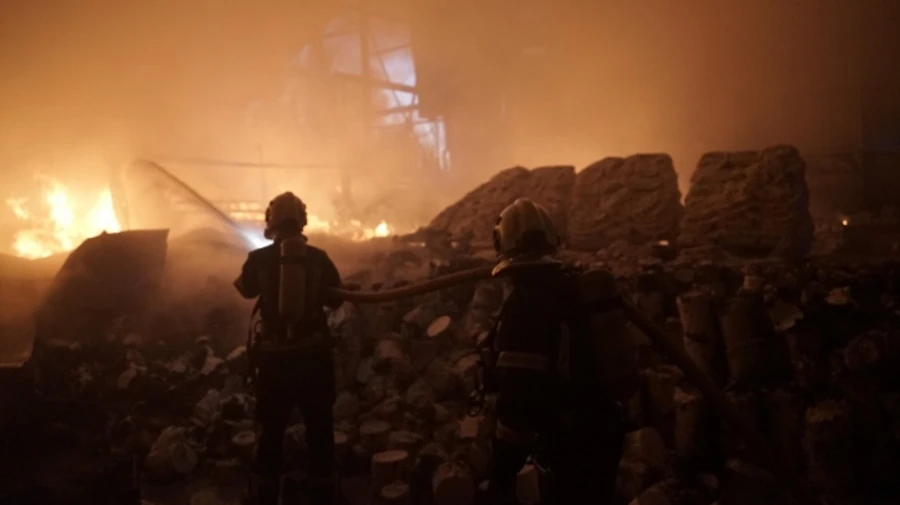 Нічна атака на Київ: зафіксовано пожежі у двох районах, двоє постраждалих – Кличко