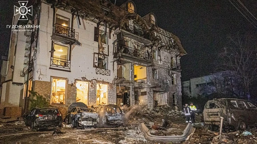 Рятувальники показали наслідки ракетного удару по центру Харкова