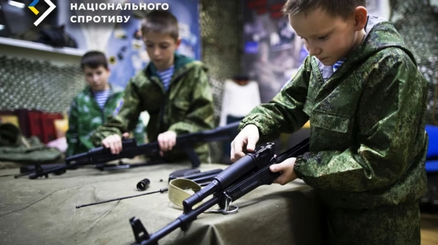 Окупаційна влада Криму примушує дітей виготовляти деталі для російської зброї – ЦНС