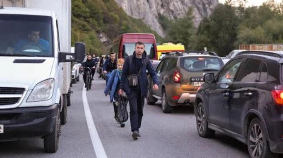 Росіяни за 2022 рік відкрили у Грузії понад 100 тисяч банківських рахунків