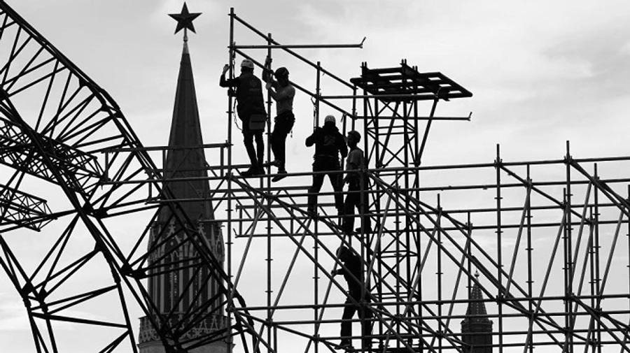 Через війну в Україні Кремль готує економіку до 