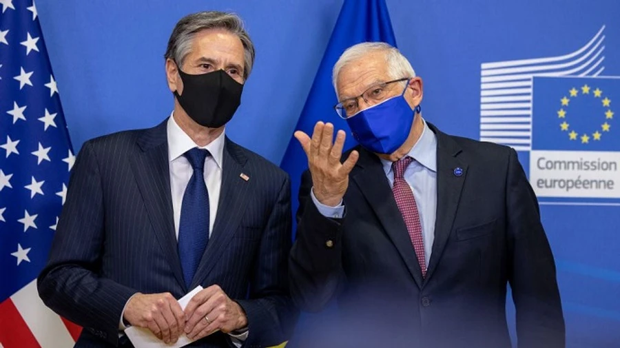 Блінкен і Боррель обговорили нарощення російських військ на кордоні України