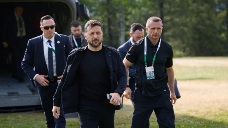 Зеленський скоротив візит до Канади й повертається в Україну – ЗМІ