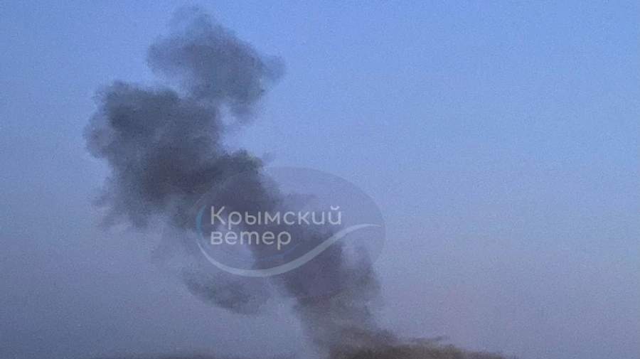 У Криму лунали вибухи, окупанти кажуть про збиті БпЛА, 