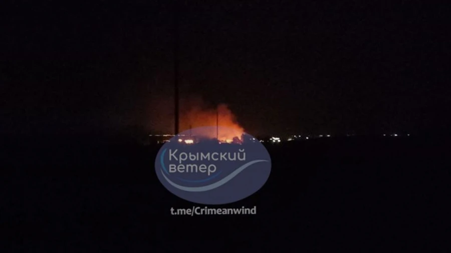 У Росії заявили про масовану атаку БпЛА на Крим: біля військових аеродромів лунали вибухи