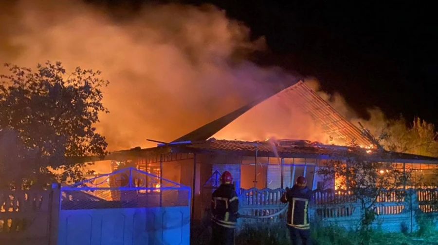 На Дніпропетровщині через російську атаку 2 поранених, пошкоджено підприємство, будинки, 