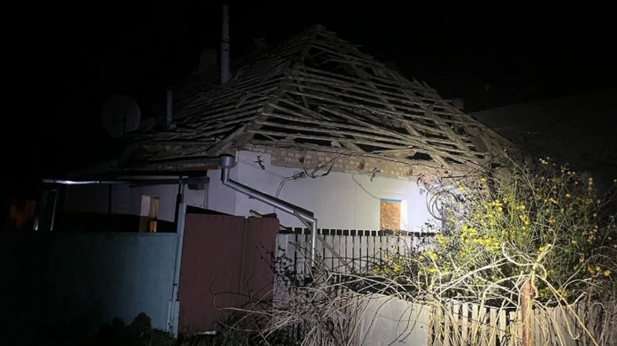 Росіяни атакували Дніпропетровщину: вирувала пожежа, пошкоджено будинки