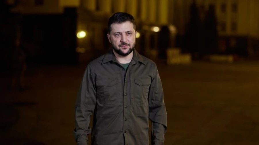 Зеленський: Хто хоче повчати, як протистояти ворогу – ідіть на поле бою