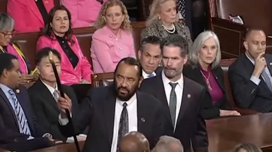 Під час промови Трампа конгресмени-демократи протестували і демонстрували підтримку України