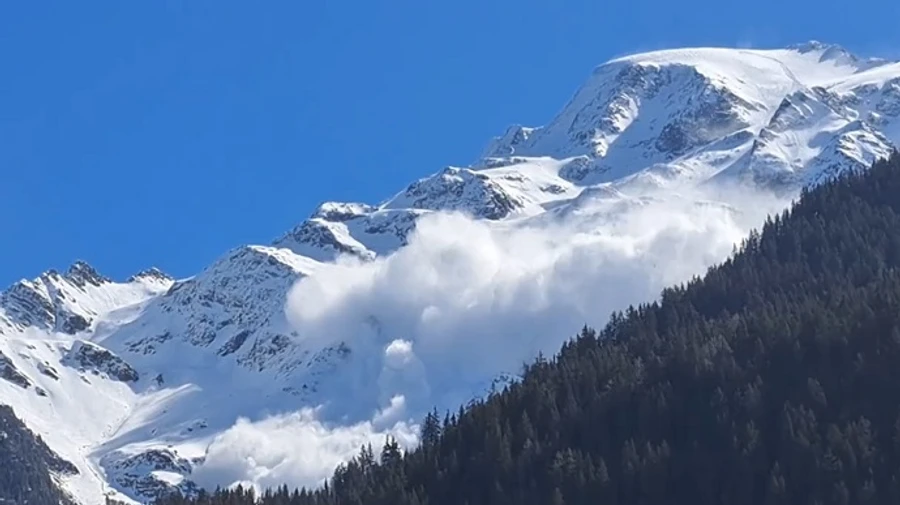 У французьких Альпах через сходження лавини загинули 4 людини