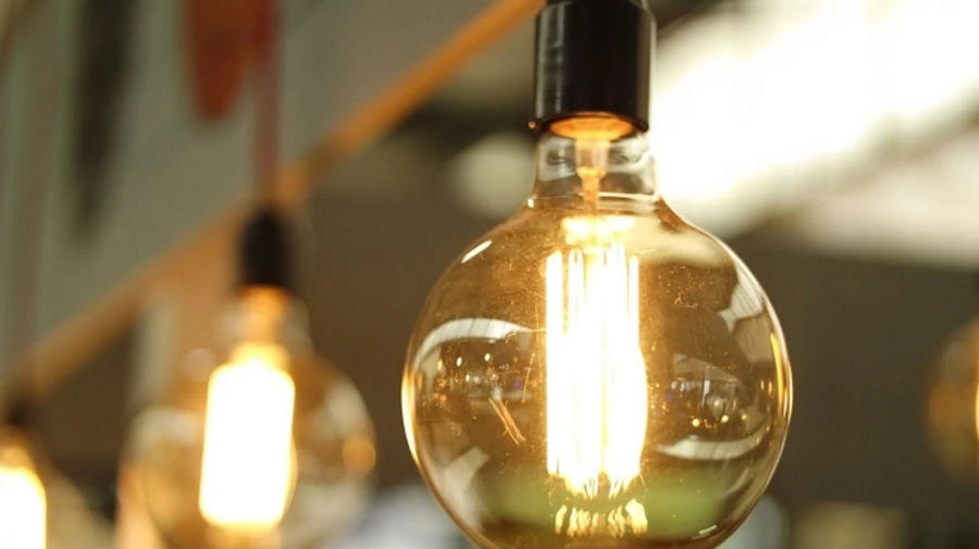 На Сумщині у 3 районах уже відновили світло, роботи по 2 ще тривають