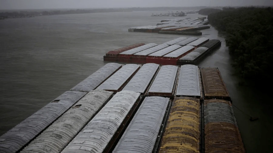 Міссісіпі потекла у зворотньому напрямку через ураган “Іда”