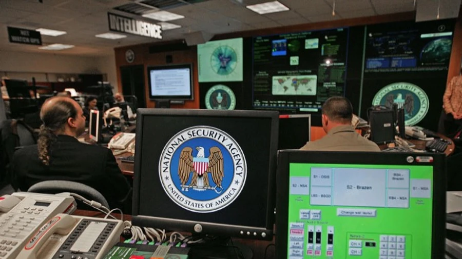 Розвідка США: Коронавірус не створювали як біологічну зброю