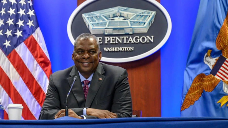 Глава Пентагону захворів на Covid