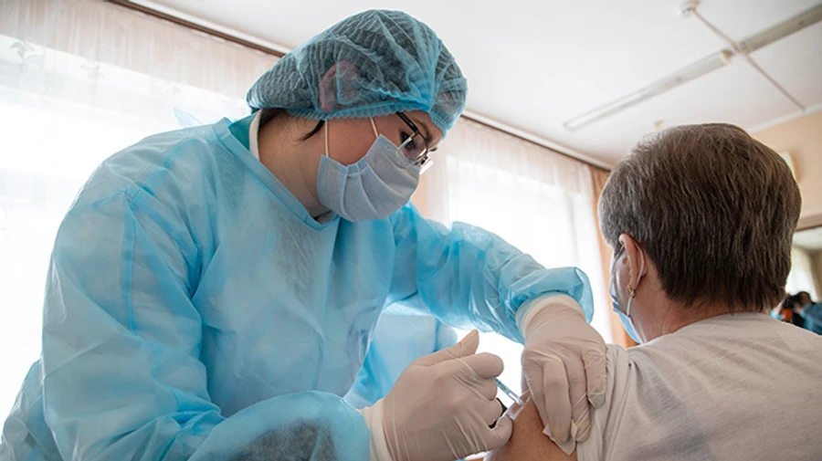 Вакцинація проти COVID: за добу щеплено майже 150 тисяч осіб