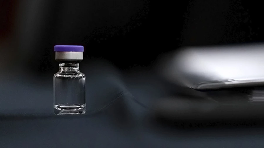 У РФ заявили про реєстрацію третьої власної вакцини від COVID-19