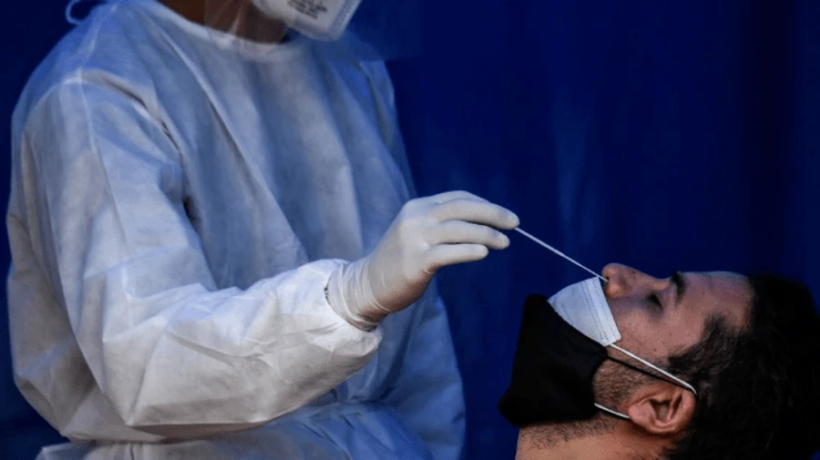 Україна опинилася між Індією та Бразилією за поширеністю COVID