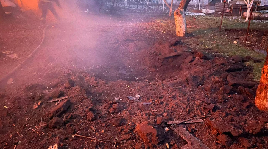 У Києві через російську атаку восьмеро поранених, ще одну шукають під завалами