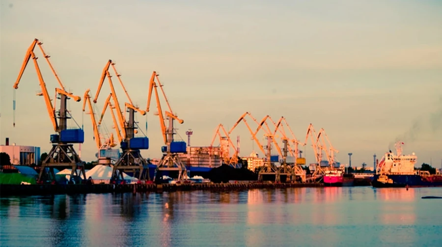 Ворожі удари знеструмили кілька залізничних дільниць до порту “Південний” – УЗ