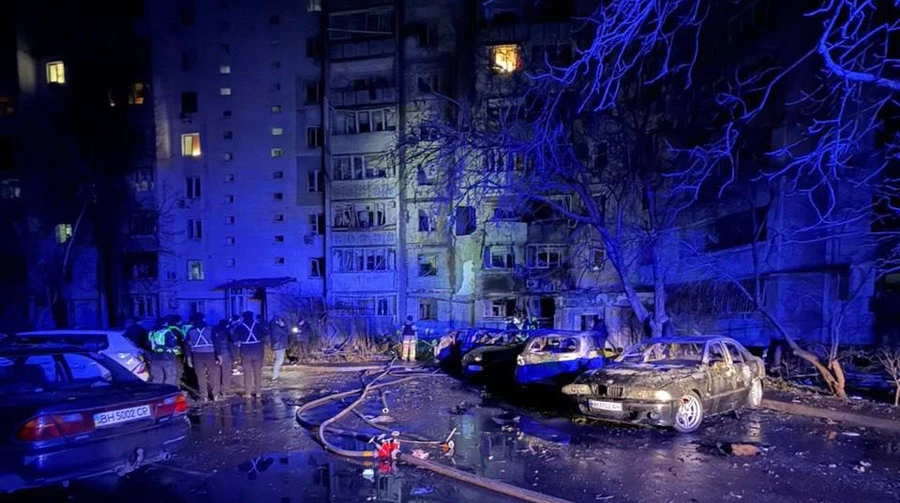 Росіяни вдарили по Одесі:  є влучання у багатоповерхівки, частина міста без світла і тепла, серед постраждалих 3 дітей