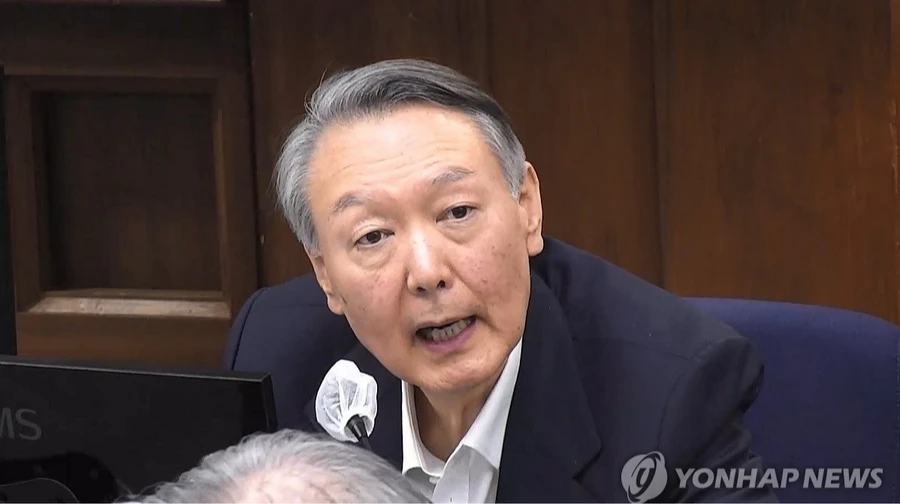 Експрезидента Південної Кореї відправили за грати на 5 років у справі про “воєнний стан”