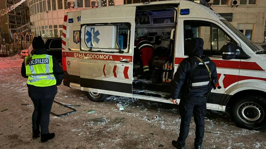 У Києві через масовану російську атаку четверо загиблих, перебої зі світлом та водою