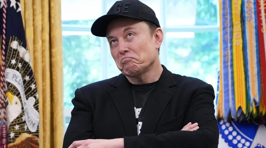 Маск: SpaceX сфокусується на будівництві міста на Місяці