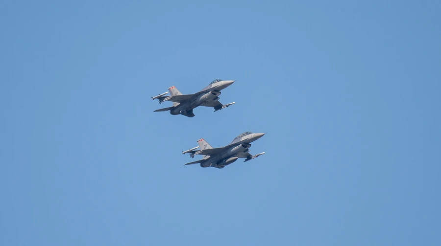 У Туреччині винищувач F-16 впав на шосе: загинув пілот