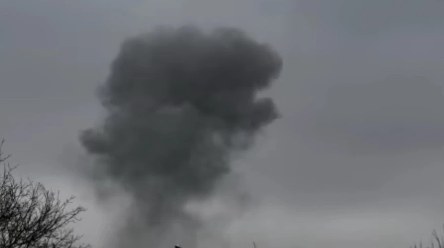 Дрон влучив біля житлових будинків і ресторану в Харкові, є постраждалі