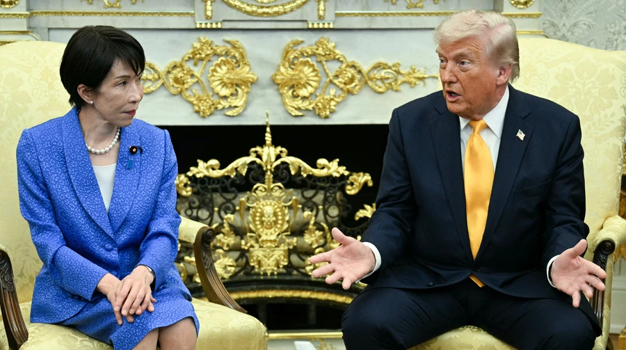 Прем’єрка Японії нагадала Трампу, що нав’язана США конституція забороняє їй відправляти кораблі на війну